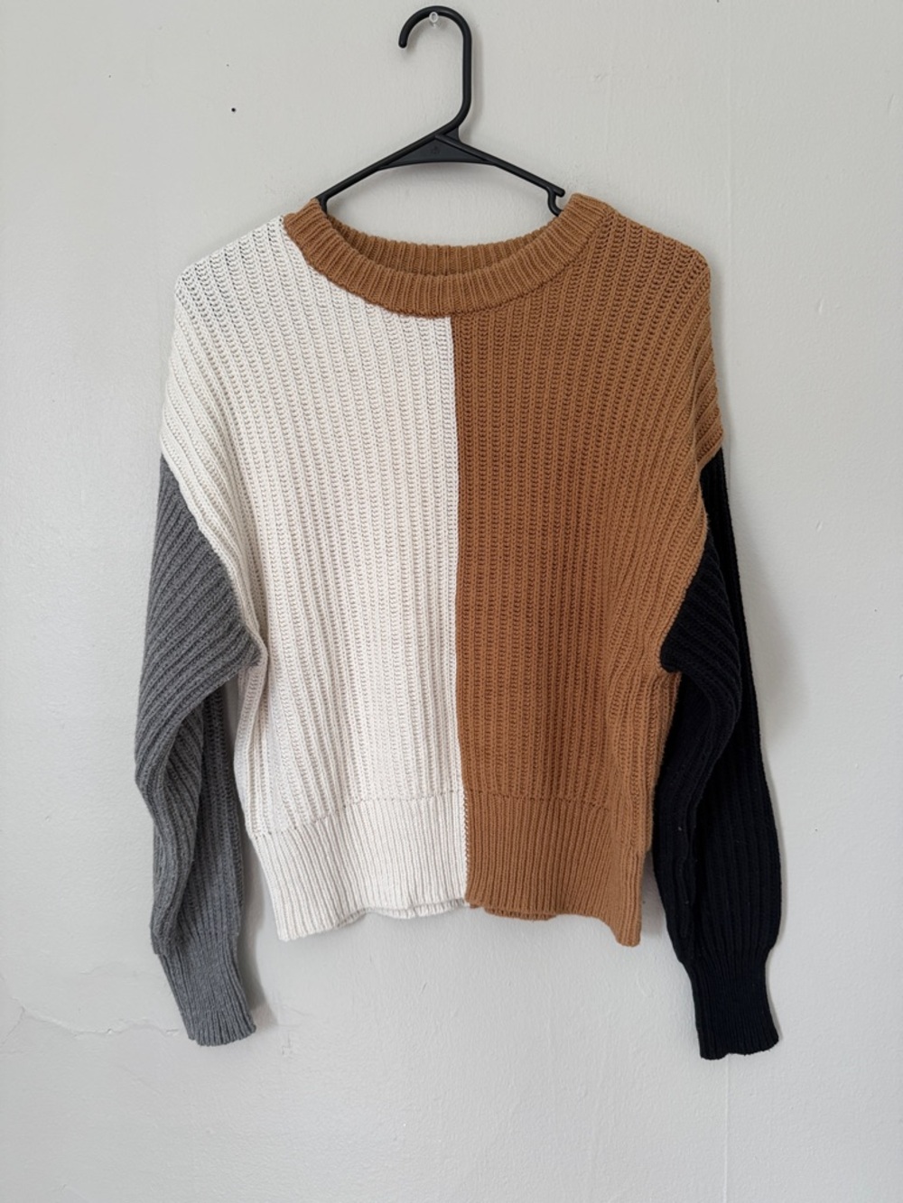a new day Colorblock Crewneck Sweater in Cream, Camel, Gray & Black